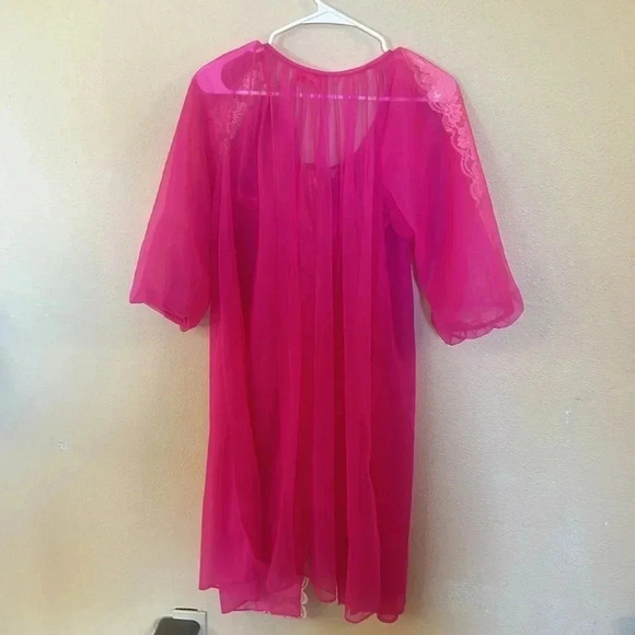 Vintage Neon Pink Peignoir Styled Robe - Picture 5 of 5